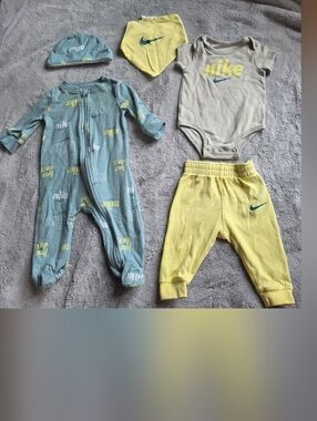 Nike Baby Outfit Set - Light Blue, Yellow, Gray